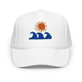 Summer white trucker hat — front view with hand-drawn sun and waves artwork — Pistolero Clásico